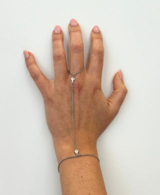 Micro Heart Flow Hand Chain - Silver