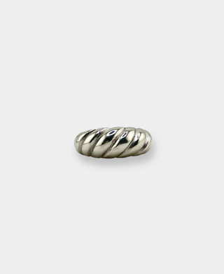 Croisant ring silver