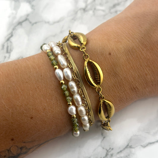 Green beaded pearl bracelet