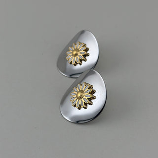 Daisy Stud Silver