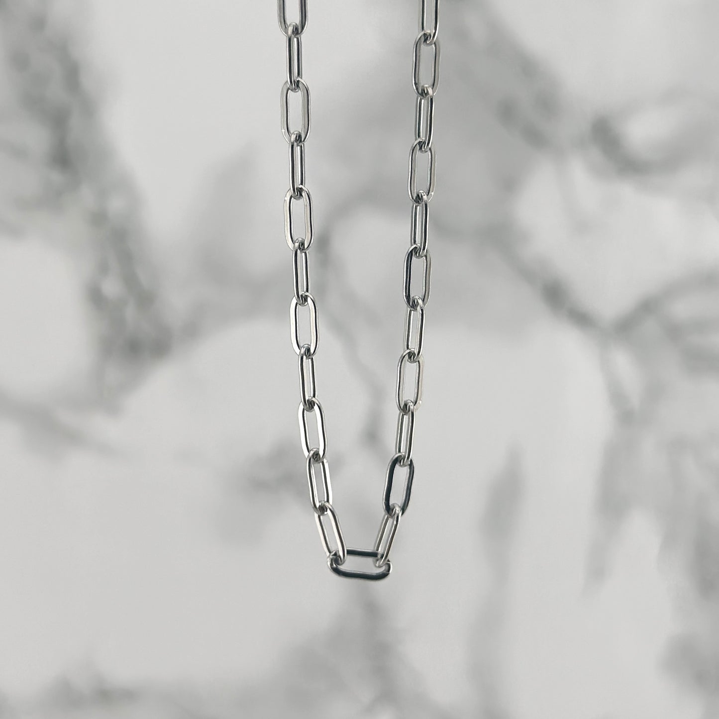 Silver shackle chain