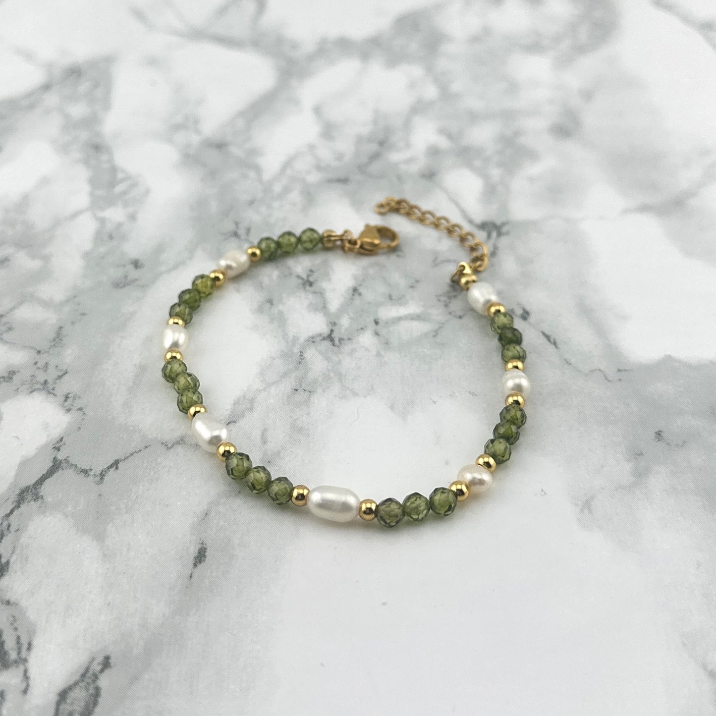 Green beaded pearl bracelet