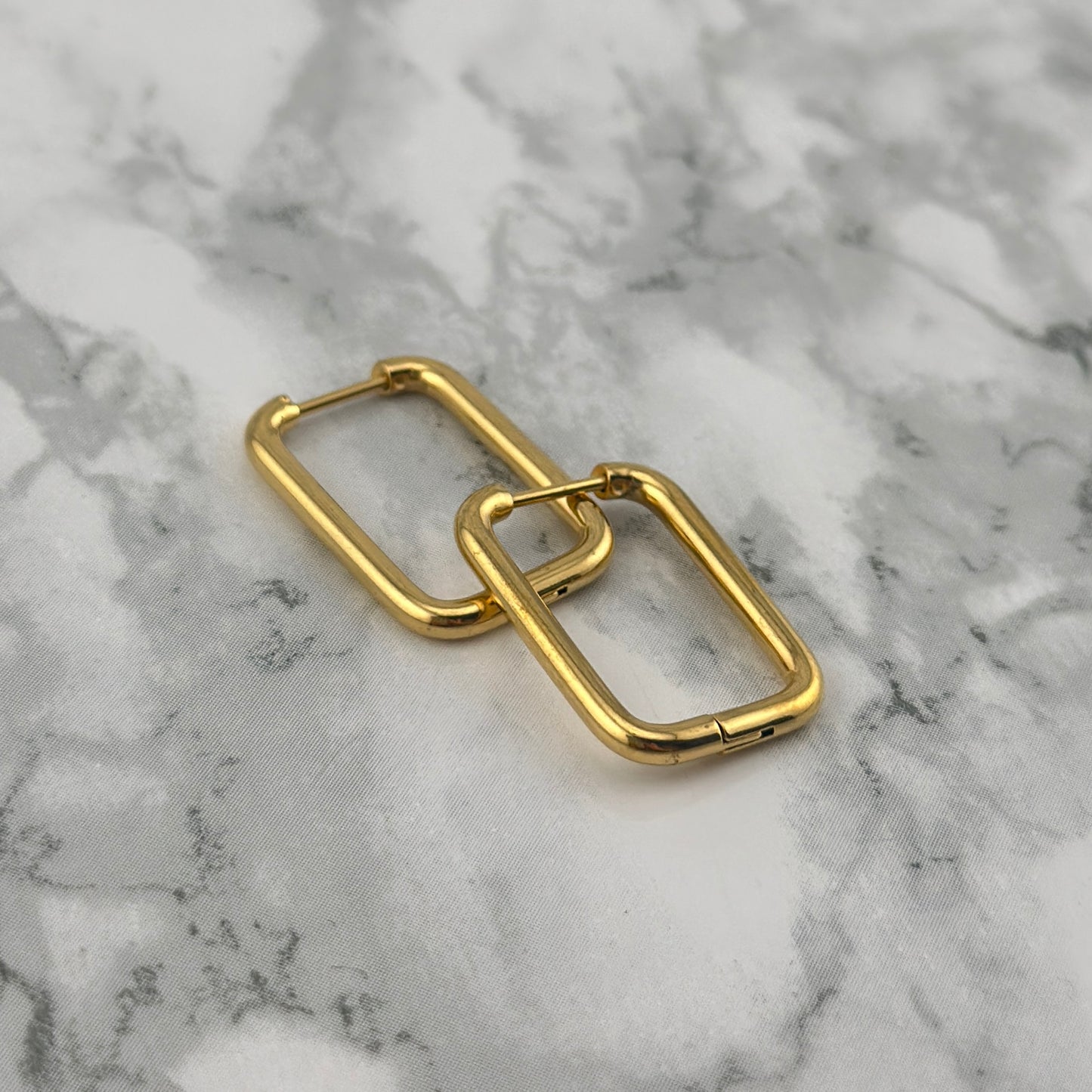 Dainty square hoops