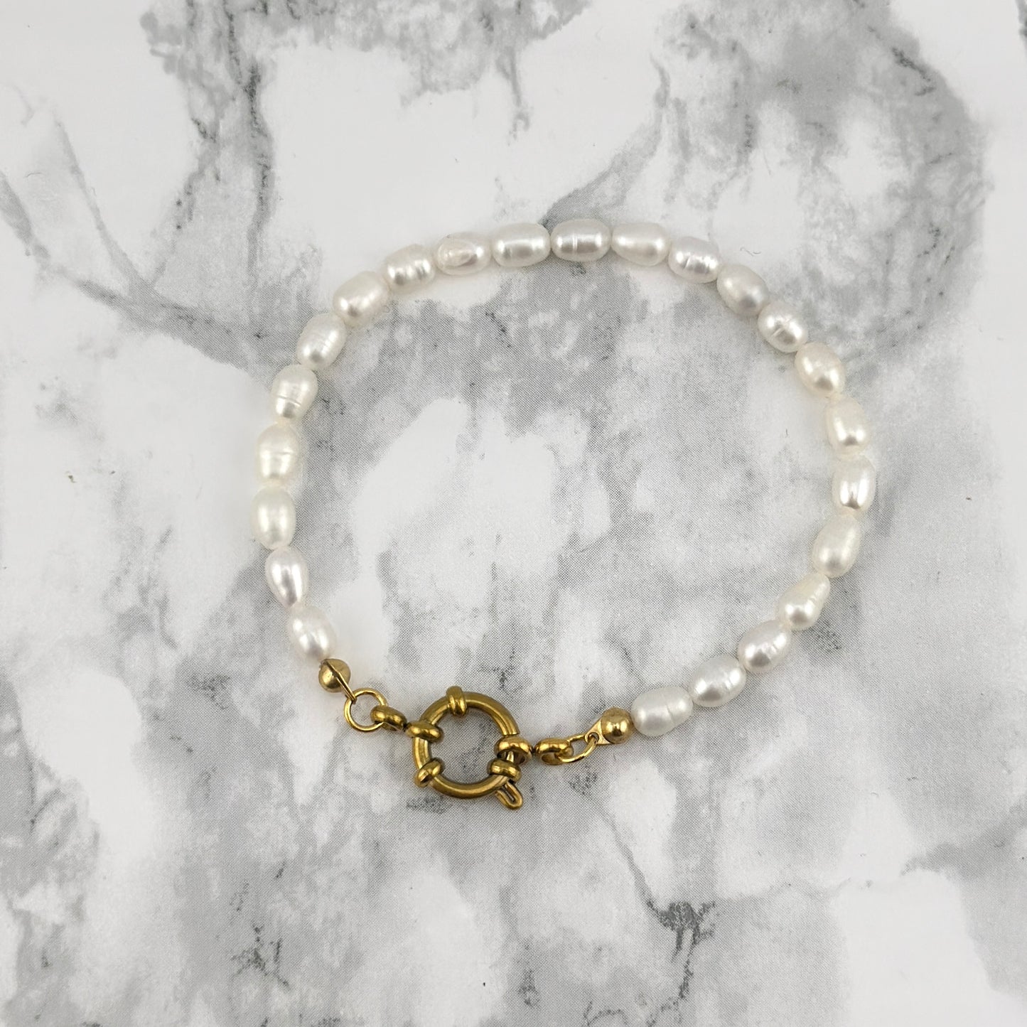 Pearl chunky clasp bracelet