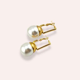 Juna Pearl earrings