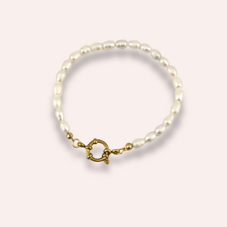 Pearl chunky clasp bracelet