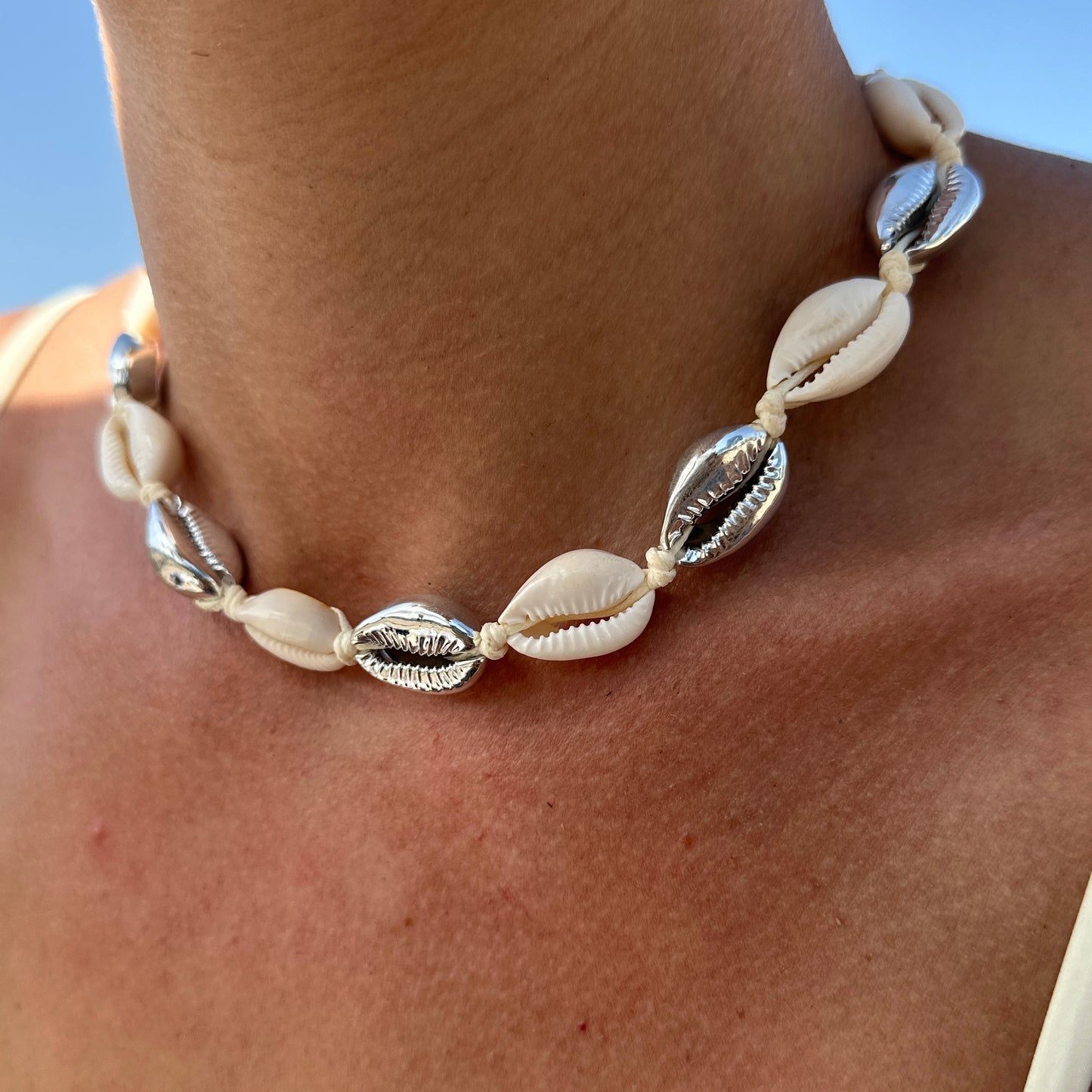 Silver shell necklace