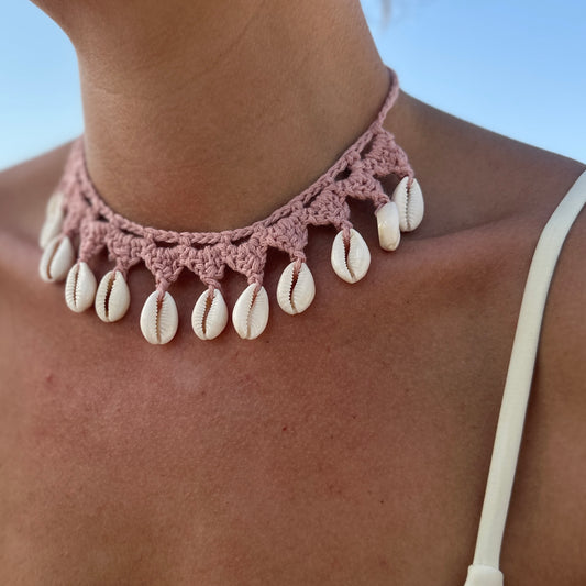 Lightpink shell necklace